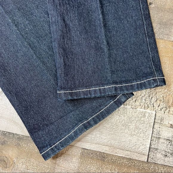 DG2 by DIANE GILMAN LIKE NEW Mid Rise Dark Wash Straight Fit Jeans 2P - Picture 9 of 10